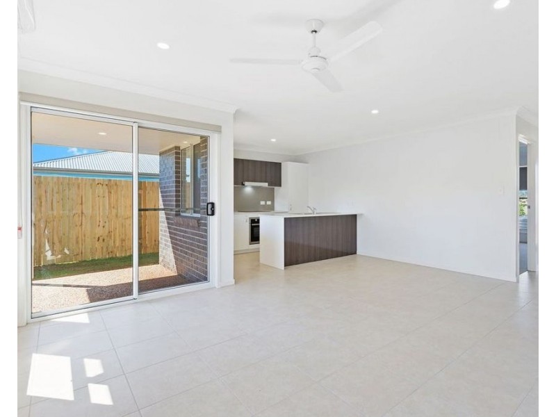 21b/65 Cambooya Street, Drayton QLD 4350