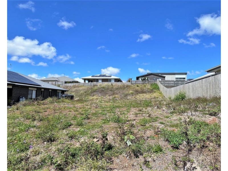 35 Adelaide Street, Cranley QLD 4350