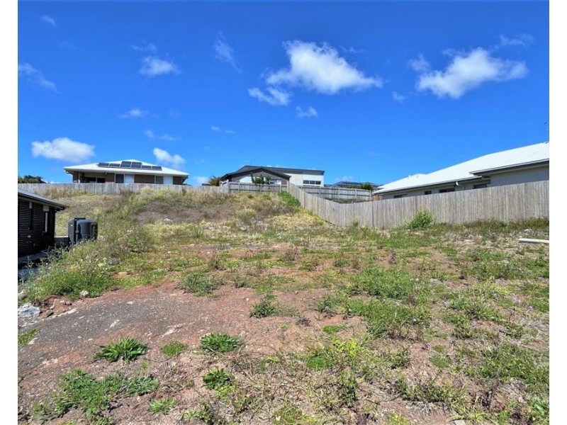 35 Adelaide Street, Cranley QLD 4350