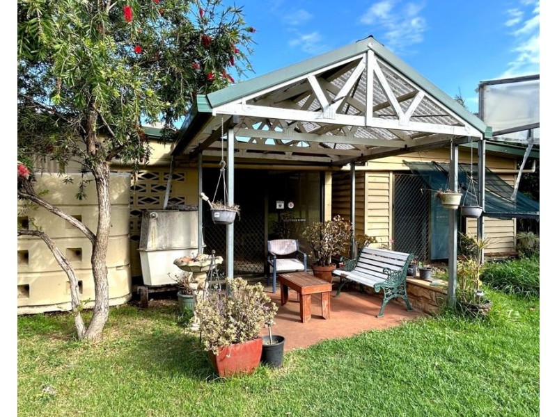 Room 3/130 Ruthven Street, Harlaxton QLD 4350