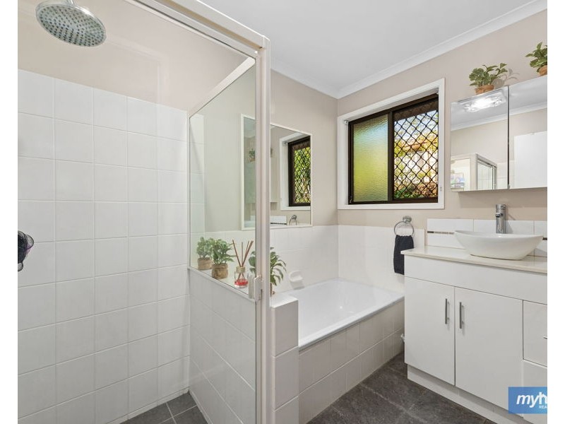 25 Blue Gum Drive, Newtown QLD 4350