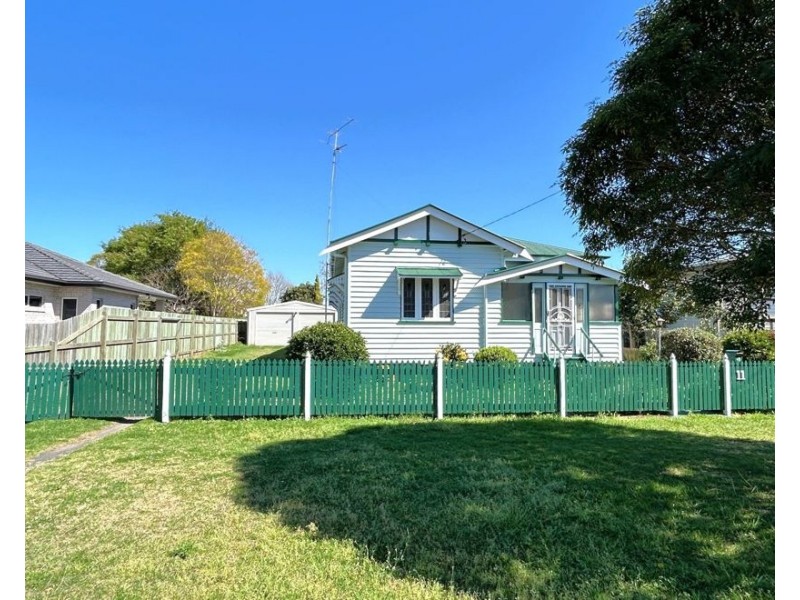 11 Edmund Street, Newtown QLD 4350