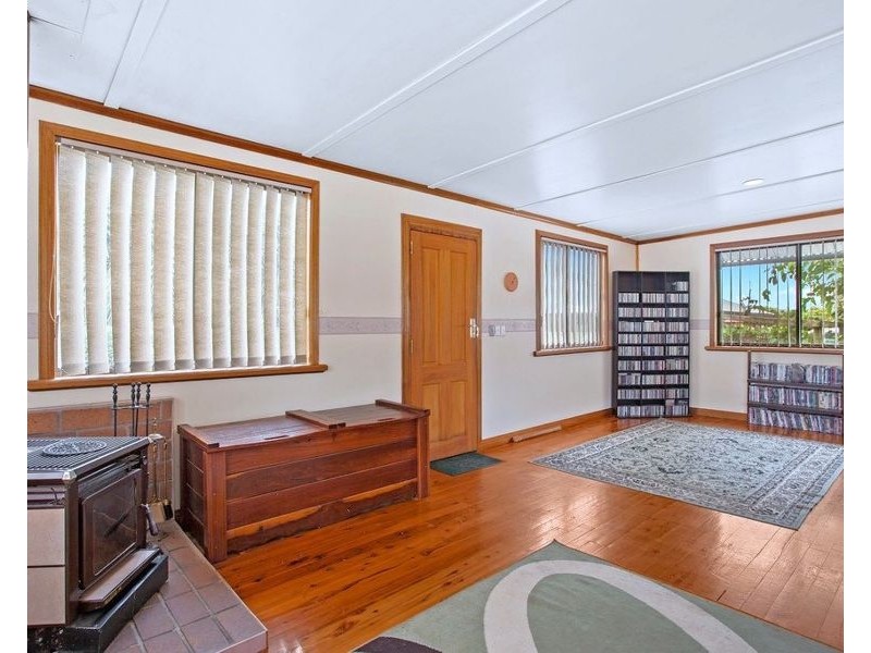 11 Edmund Street, Newtown QLD 4350