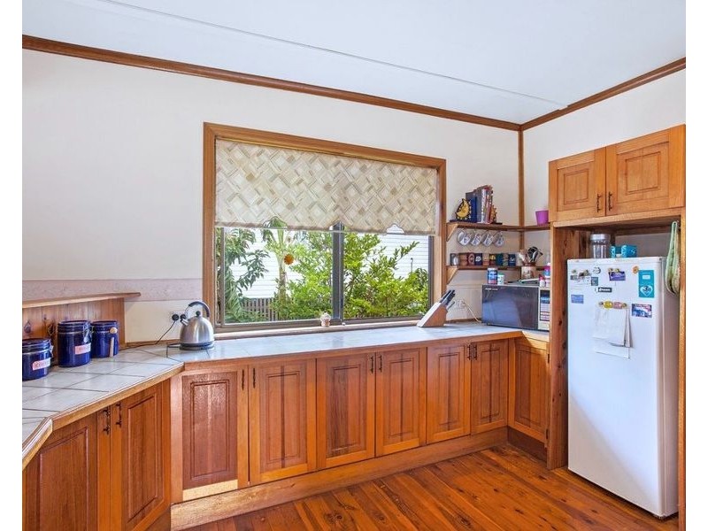 11 Edmund Street, Newtown QLD 4350