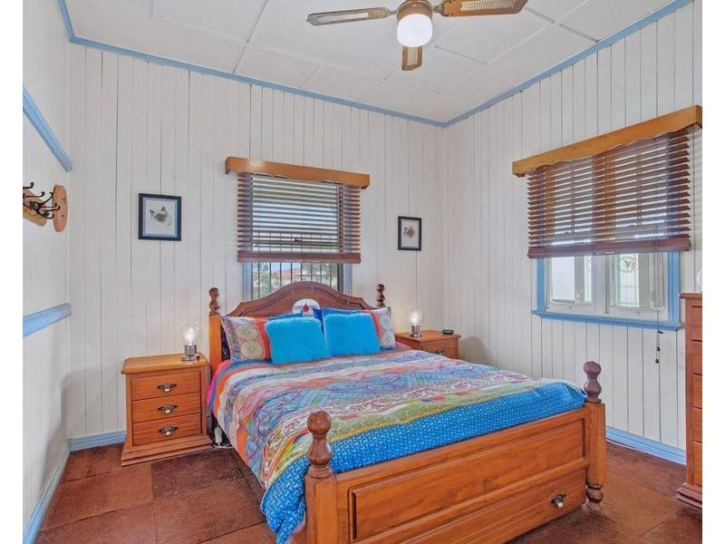 11 Edmund Street, Newtown QLD 4350