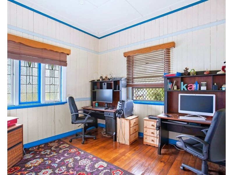 11 Edmund Street, Newtown QLD 4350