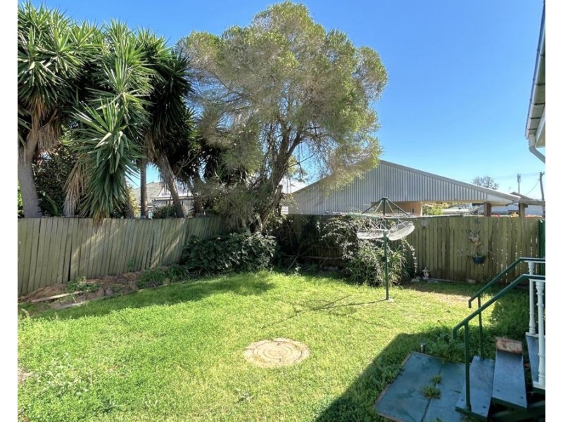 11 Edmund Street, Newtown QLD 4350