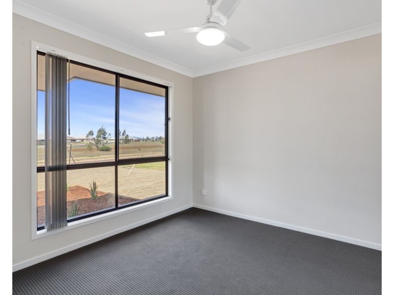 27 Myrtleford Crescent, Cambooya QLD 4358