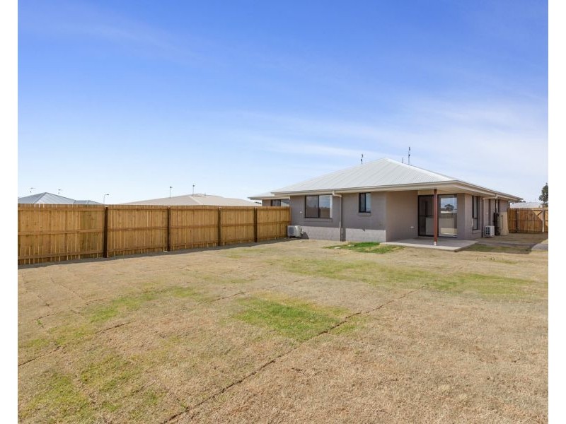 27 Myrtleford Crescent, Cambooya QLD 4358