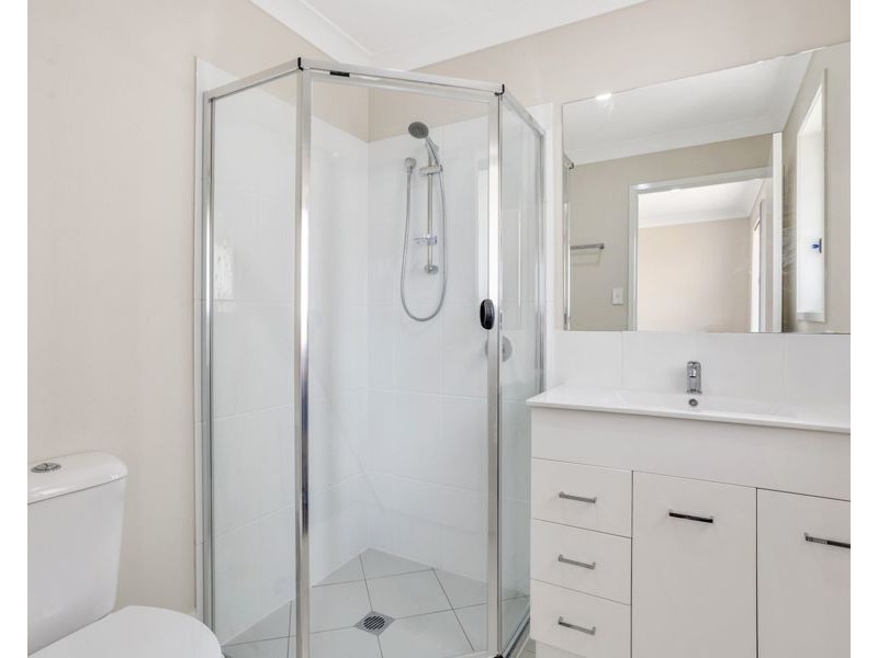 27 Myrtleford Crescent, Cambooya QLD 4358