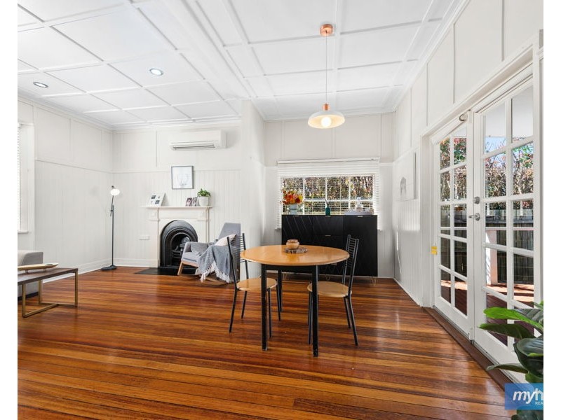 24 Henderson Street, Newtown QLD 4350