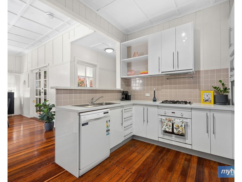 24 Henderson Street, Newtown QLD 4350
