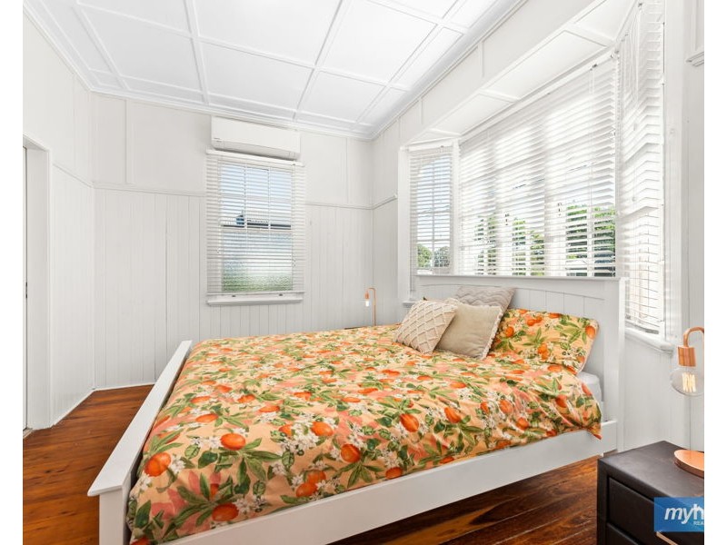 24 Henderson Street, Newtown QLD 4350