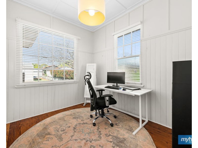 24 Henderson Street, Newtown QLD 4350