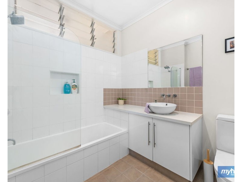 24 Henderson Street, Newtown QLD 4350