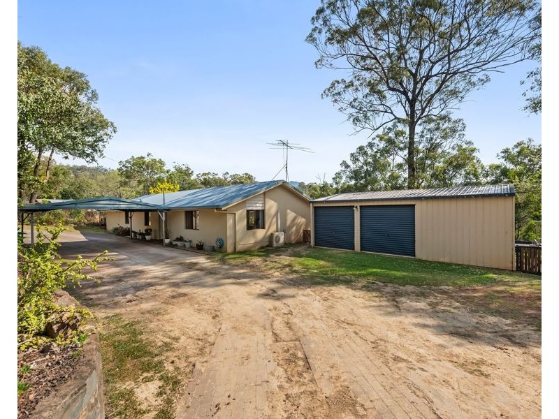 26 Gordon Crescent, Withcott QLD 4352