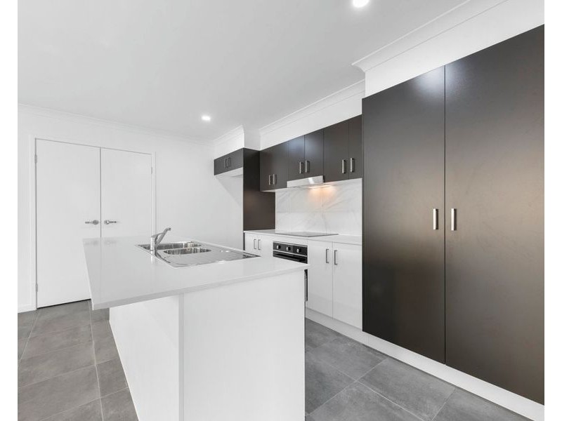 2/18 Ena Street, Cotswold Hills QLD 4350