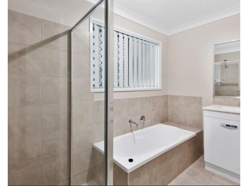 7 Serengetti Street, Harristown QLD 4350