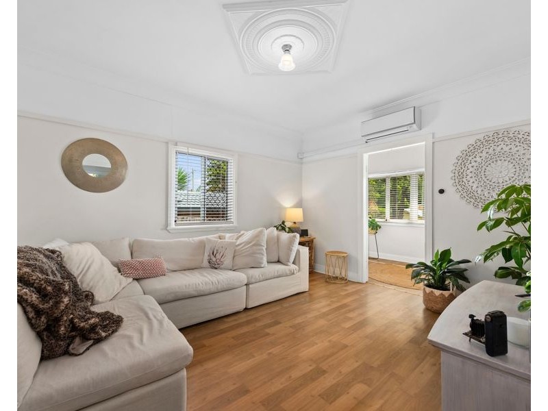 28 Llewellyn Street, Centenary Heights QLD 4350