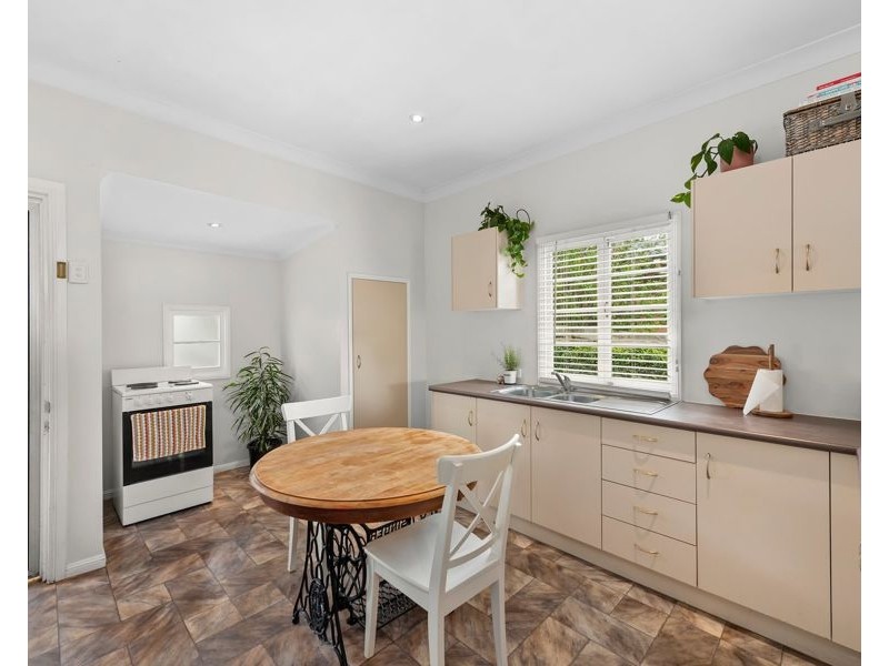 28 Llewellyn Street, Centenary Heights QLD 4350
