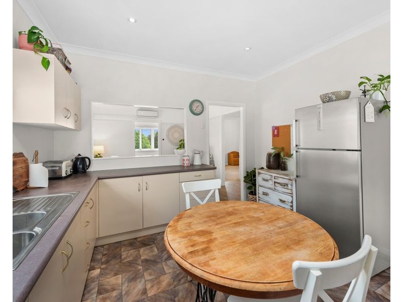 28 Llewellyn Street, Centenary Heights QLD 4350