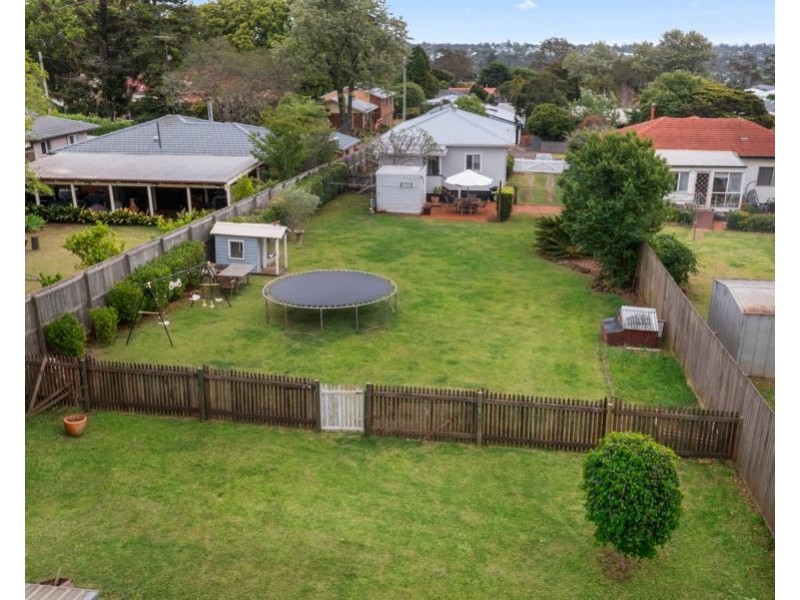 28 Llewellyn Street, Centenary Heights QLD 4350