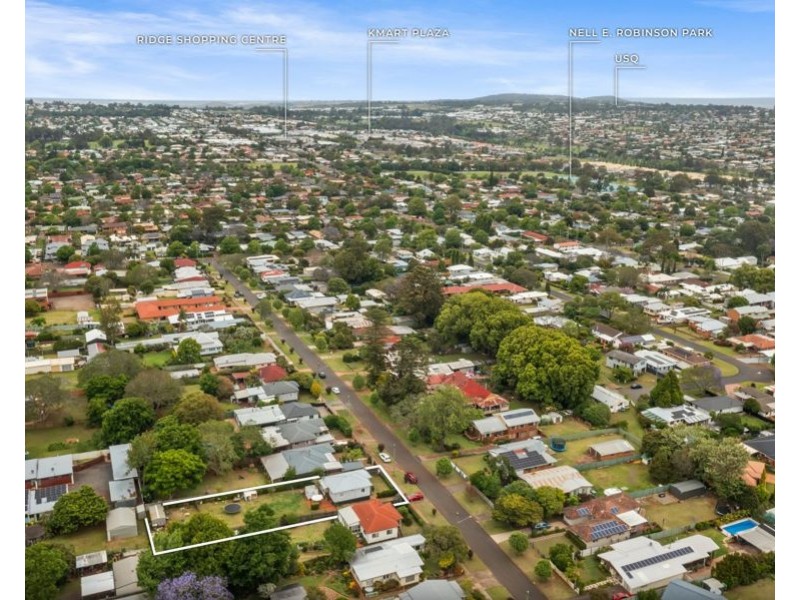 28 Llewellyn Street, Centenary Heights QLD 4350