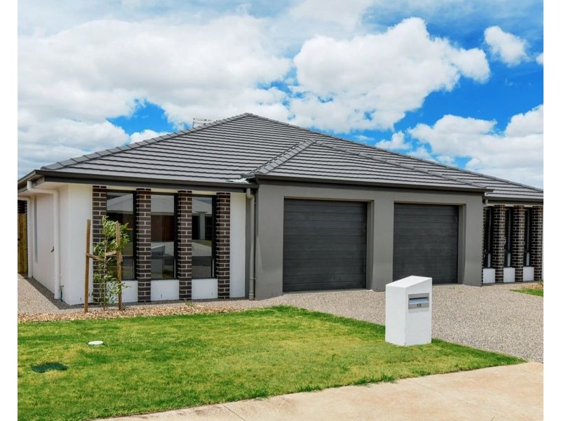 2/5 Shelby Street, Glenvale QLD 4350