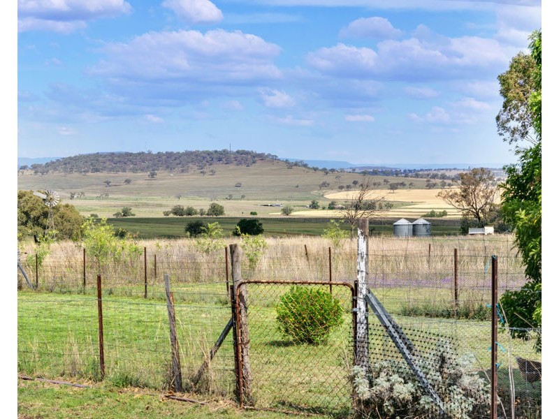 34 Sparksman Road, Mount Marshall QLD 4362