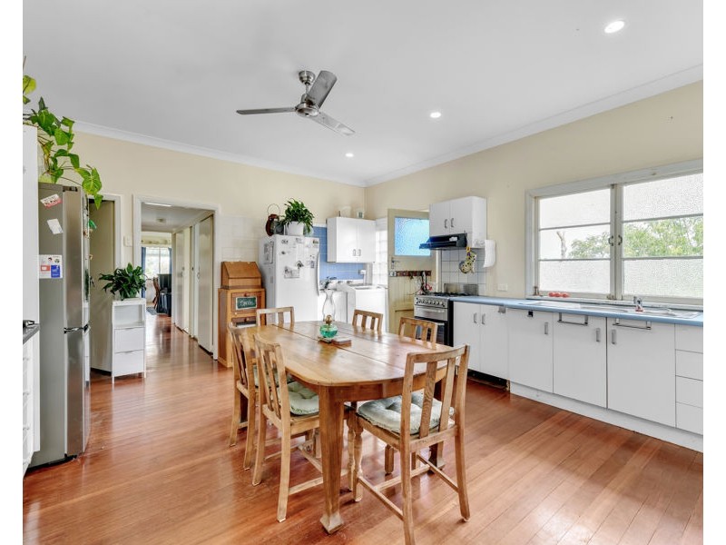 34 Sparksman Road, Mount Marshall QLD 4362