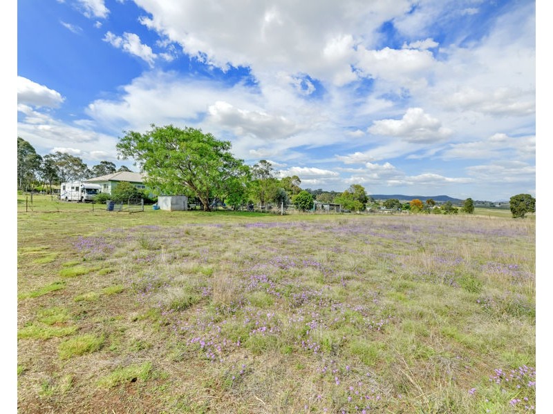 34 Sparksman Road, Mount Marshall QLD 4362