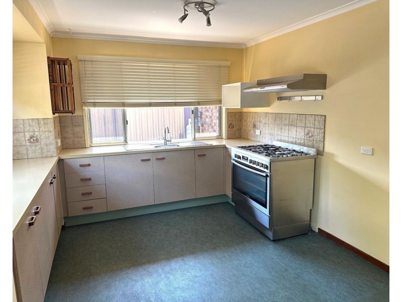 16 Perry Street, Harlaxton QLD 4350