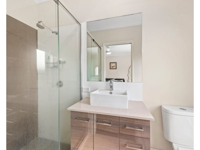 1/5A Hughes Street, Centenary Heights QLD 4350