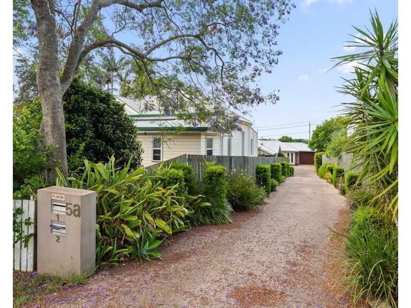 1/5A Hughes Street, Centenary Heights QLD 4350