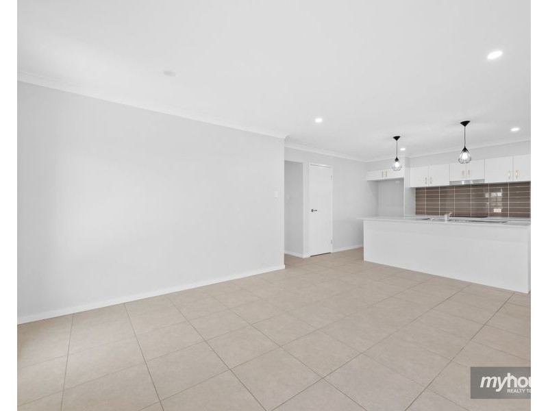 2/10 Trevatt Street, Westbrook QLD 4350