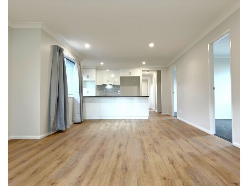 2/100 Polzin Road, Highfields QLD 4352
