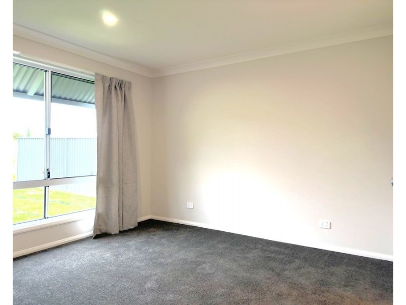 2/100 Polzin Road, Highfields QLD 4352