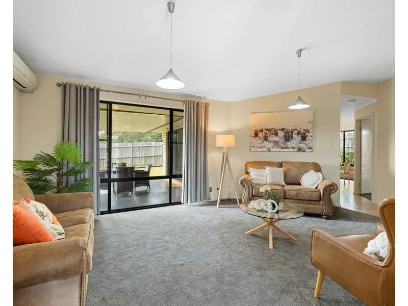 24 Willowburn Drive, Rockville QLD 4350