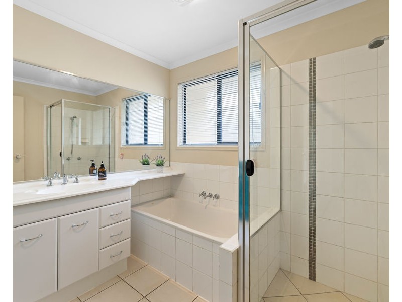24 Willowburn Drive, Rockville QLD 4350