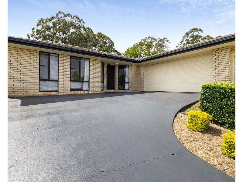 24 Willowburn Drive, Rockville QLD 4350