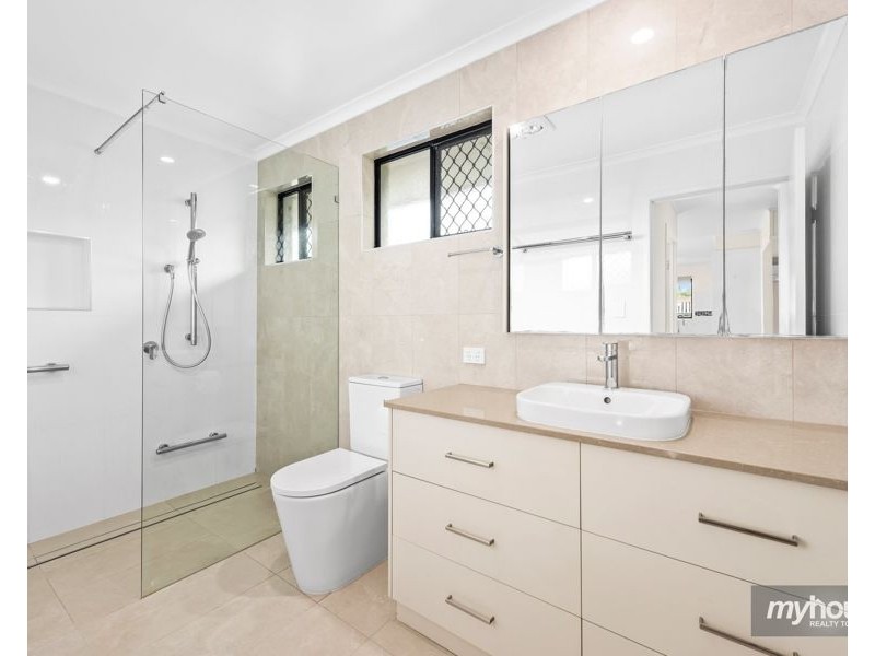 32 Ladner Street, Drayton QLD 4350