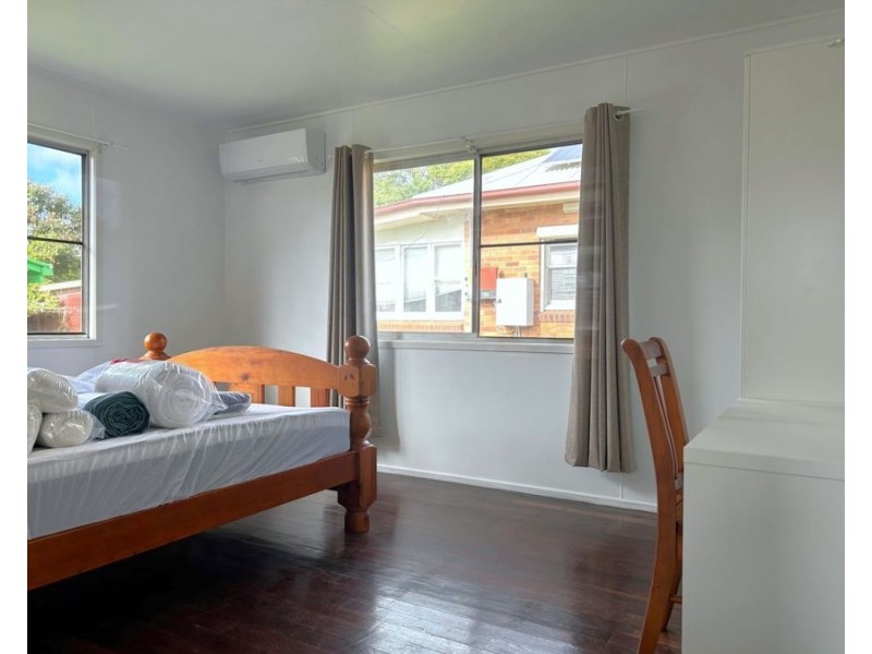 8 Ranfurly Street, Newtown QLD 4350