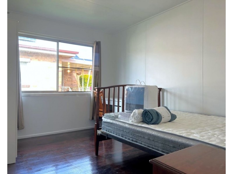 8 Ranfurly Street, Newtown QLD 4350