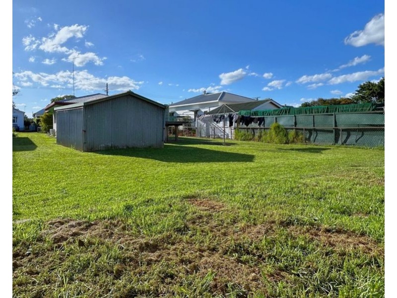 8 Ranfurly Street, Newtown QLD 4350