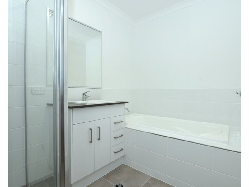 2/5 Shelby Street, Glenvale QLD 4350