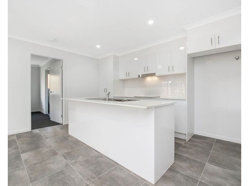 2/10 Shelby Street, Glenvale QLD 4350
