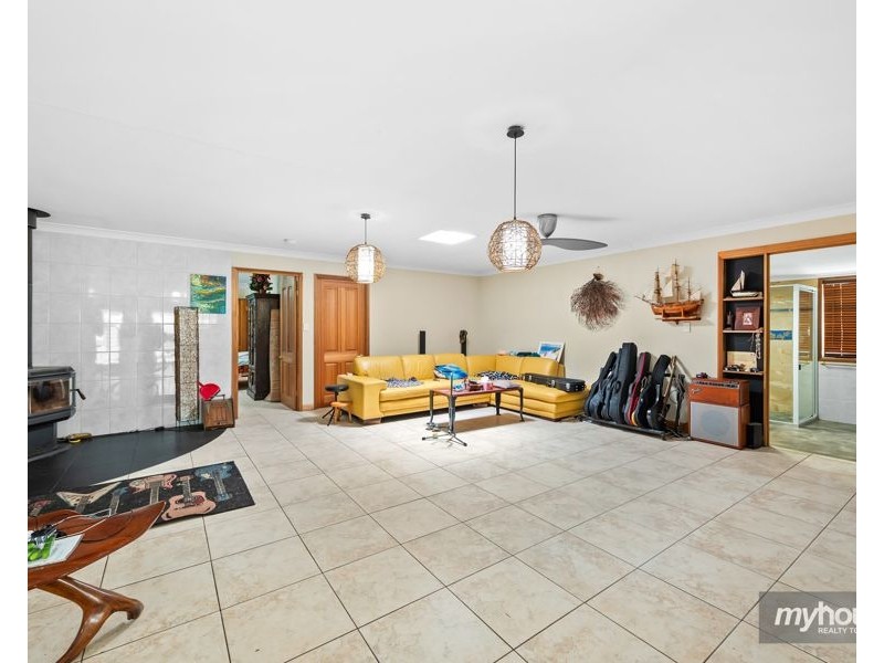 89 Castle Road, Cabarlah QLD 4352