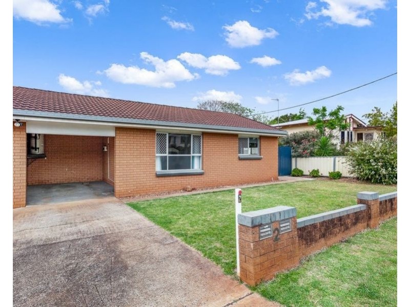 2/2 Doncaster Street, Newtown QLD 4350