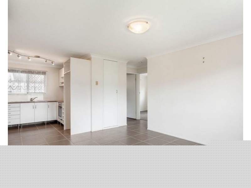 2/2 Doncaster Street, Newtown QLD 4350