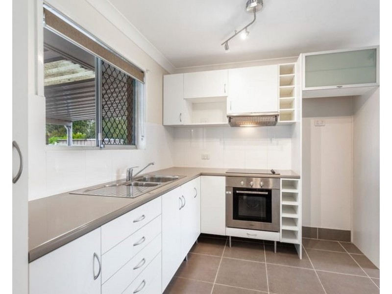 2/2 Doncaster Street, Newtown QLD 4350